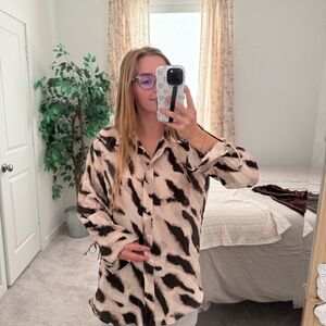 Simply Vera Vera Wang Black and Cream Patterned Blouse Small